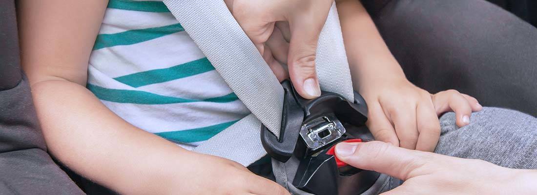 Kindersitze fürs Auto: Vorschriften und Normen - AutoScout24