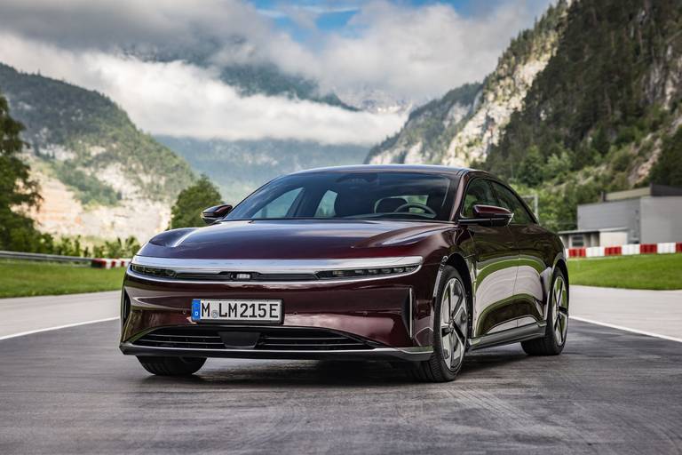 Lucid Air Pure RWD Zenith Red (8)