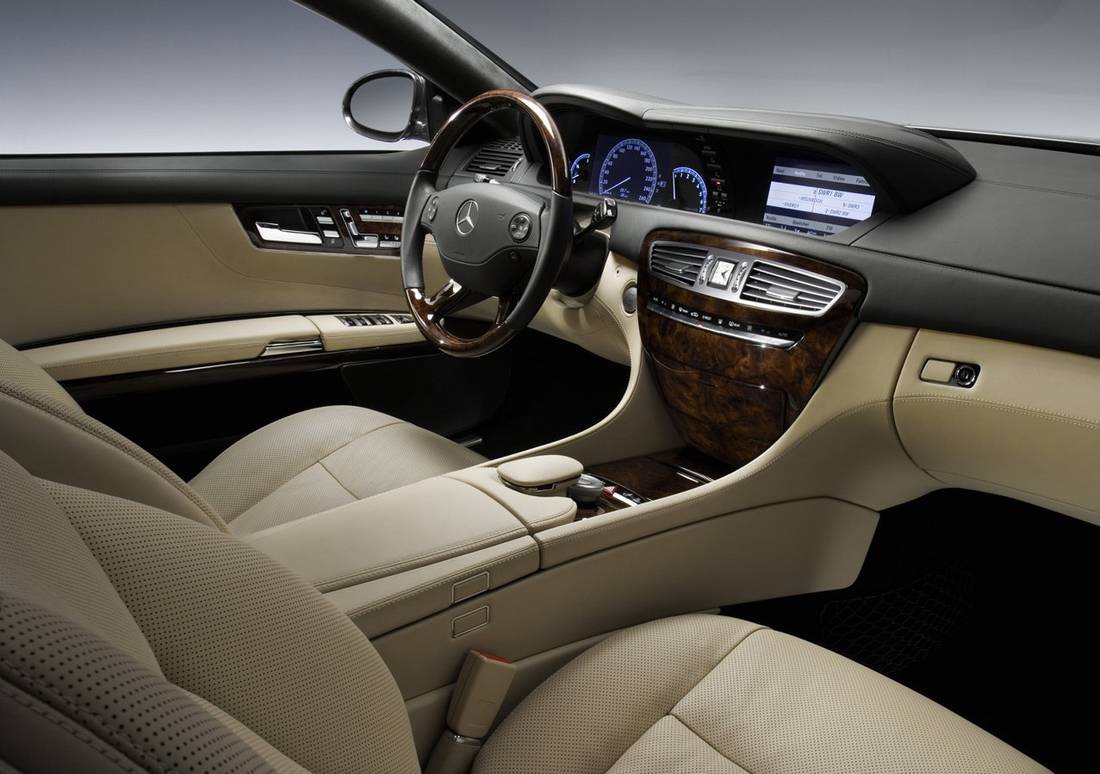 Mercedes-Benz-CL_500-2007 interior 