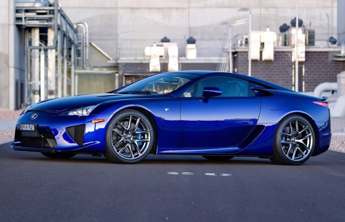 lexus-lfa-side