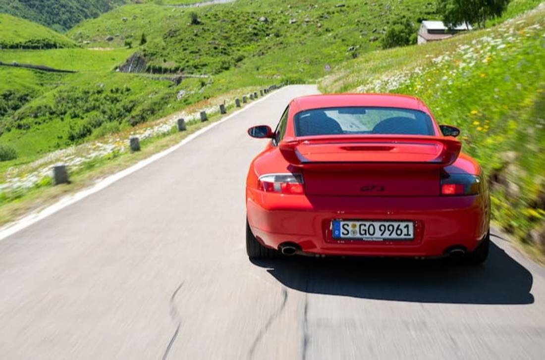 porsche-996-rearview