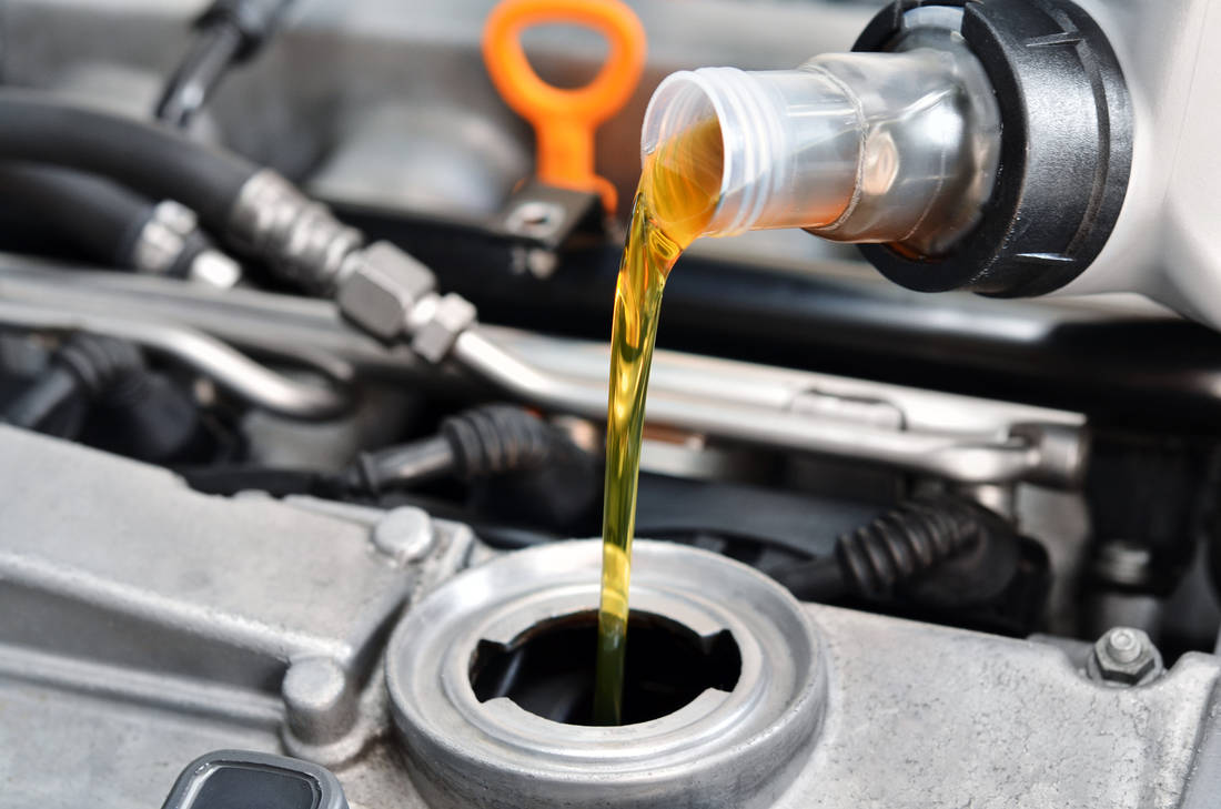 Motoröl: Infos zu Qualitätsstufen und Unterschieden - AutoScout24
