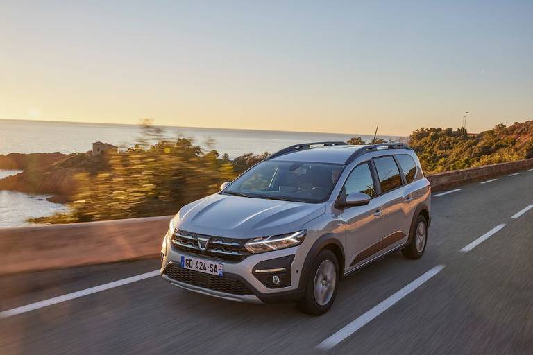  Der Hochdachkombi Dacia Jogger überzeugt mit einem besonders geringen Preis pro Liter Ladevolumen.