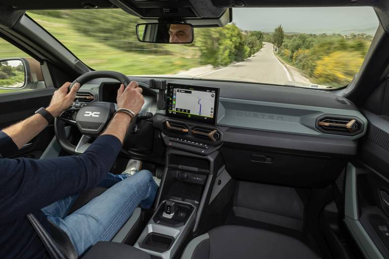 dacia-duster-iii-2024-cockpit