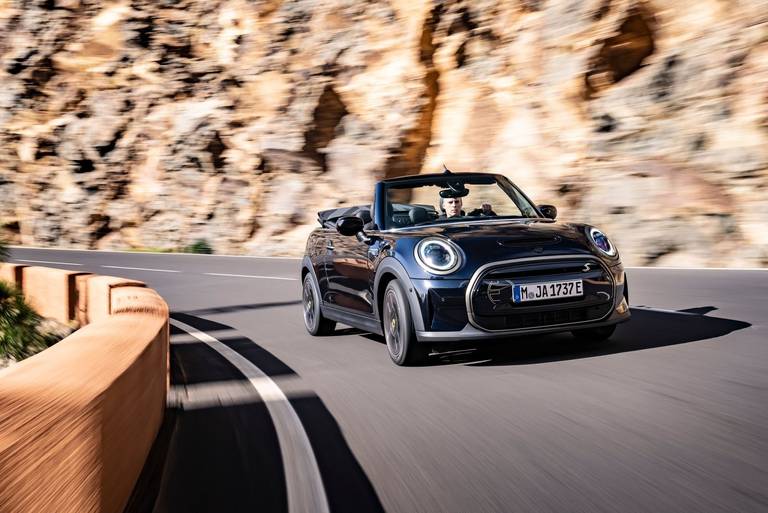 Mini-Cooper-SE-Cabrio-Hero