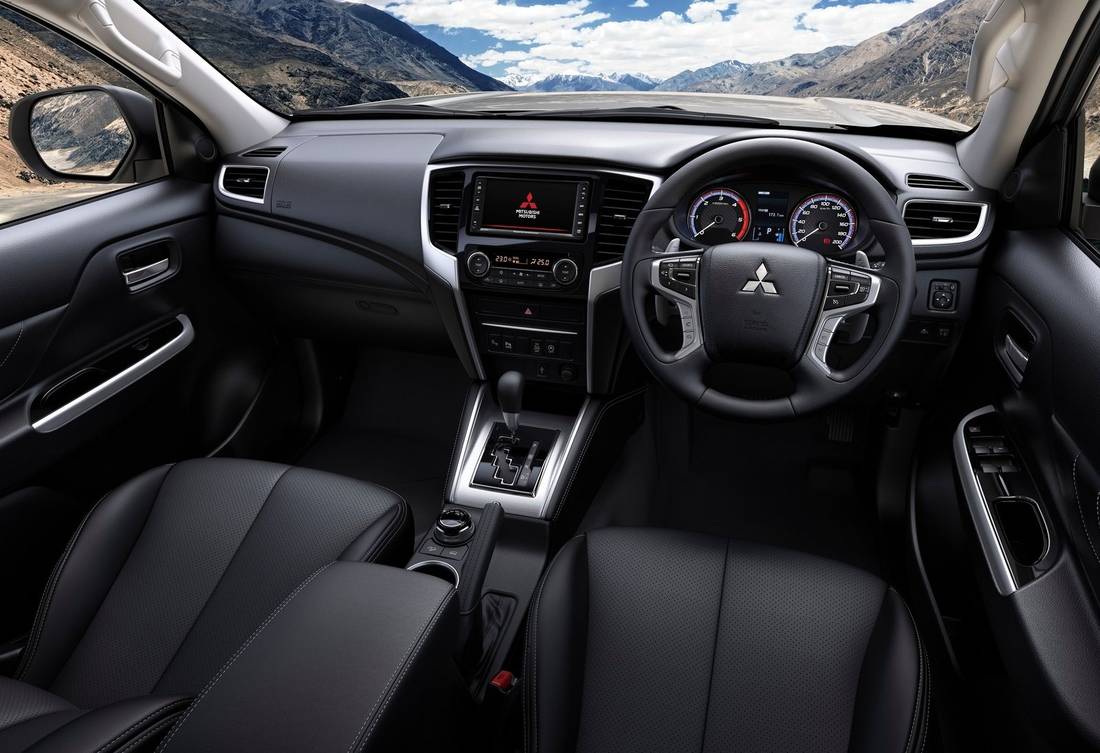 mitsubishi-l200-interior