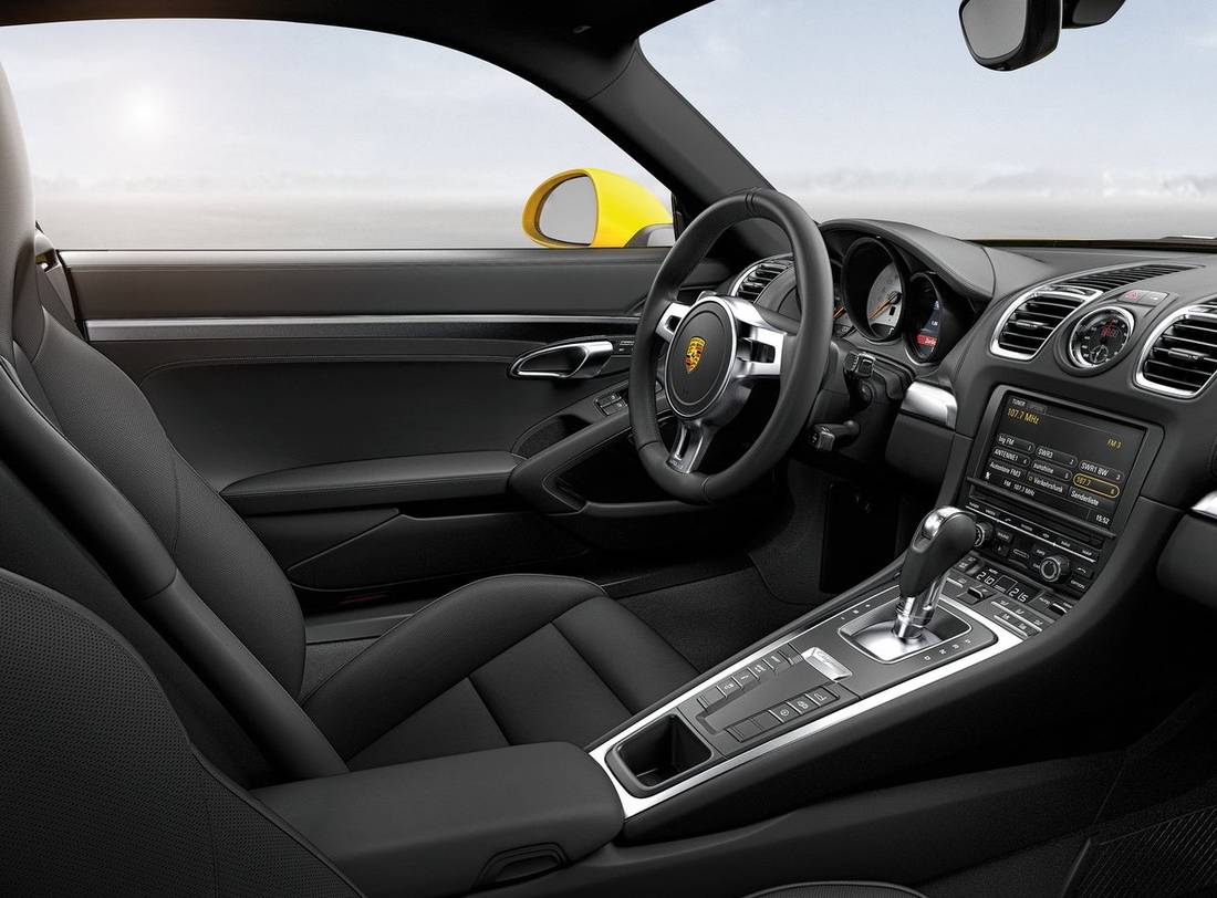 Porsche-Cayman-Seating