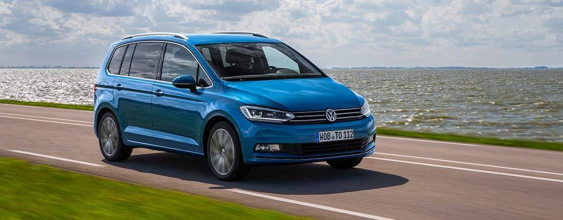 Volkswagen Touran aus 2023 gebraucht kaufen - AutoScout24