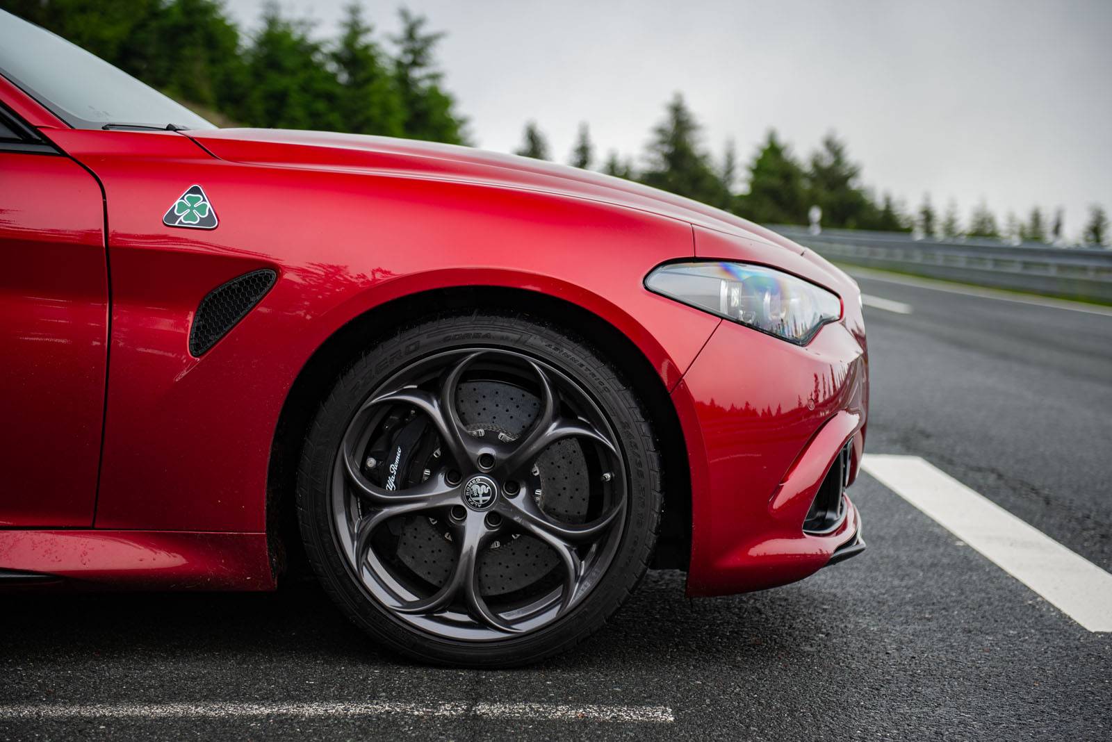 Alfa Romeo Giulia Quadrifoglio - Logo