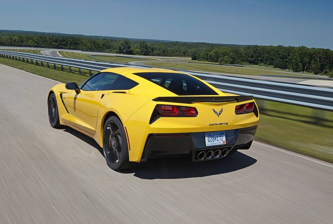 corvette-c7-back