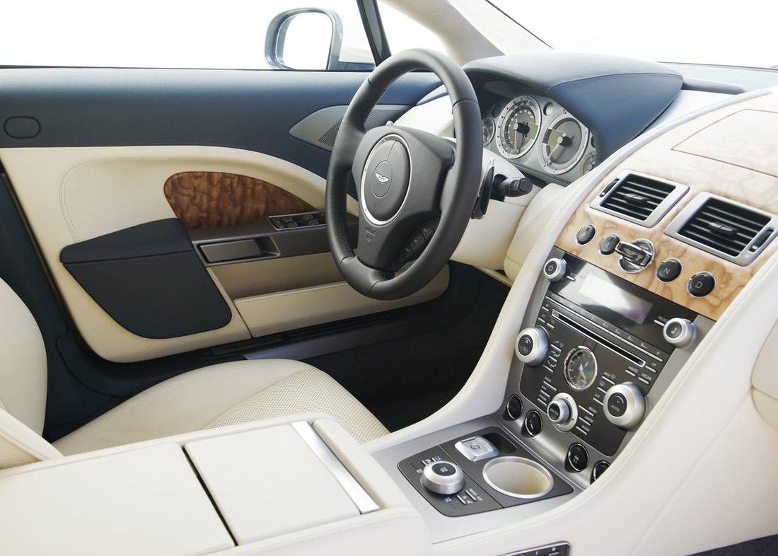 aston-martin-rapide-interior