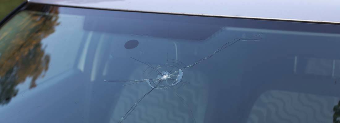 Autoscheibe kaputt: Was tun bei beschädigten Scheiben? - AutoScout24