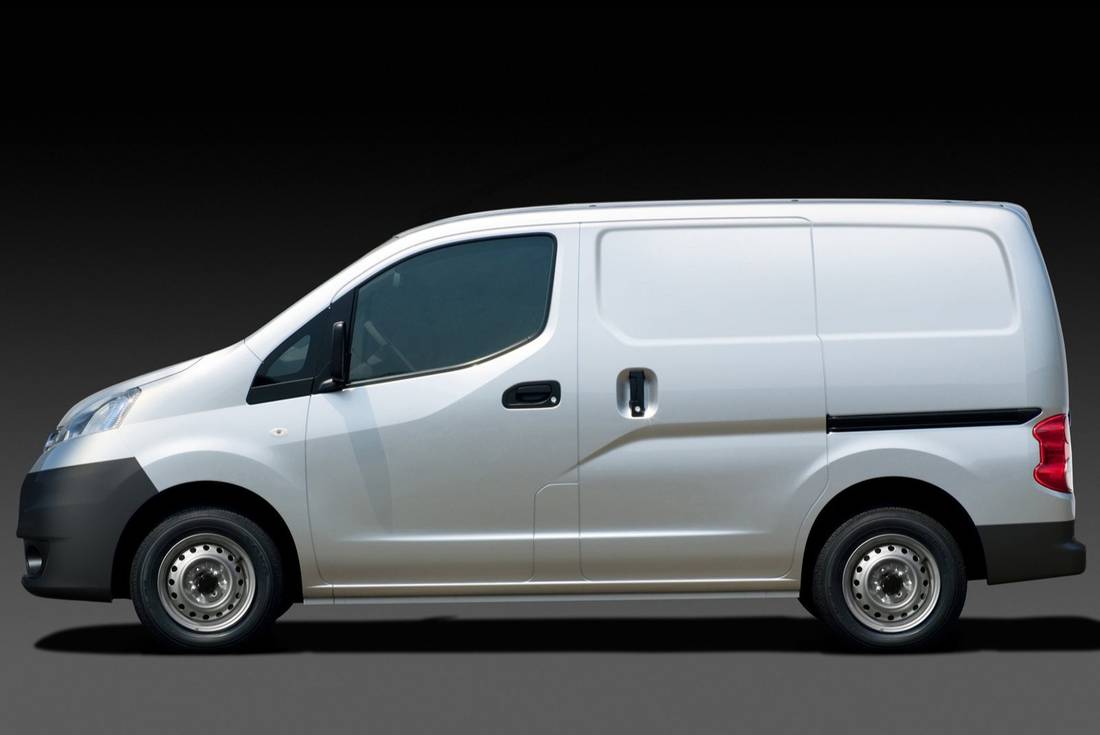 nissan-nv200-side