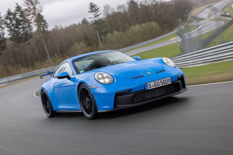  Ein Klassiker unter den luxuriösen Sportwagen ist eh wie je der Porsche 911 - hier in GT3-Version.