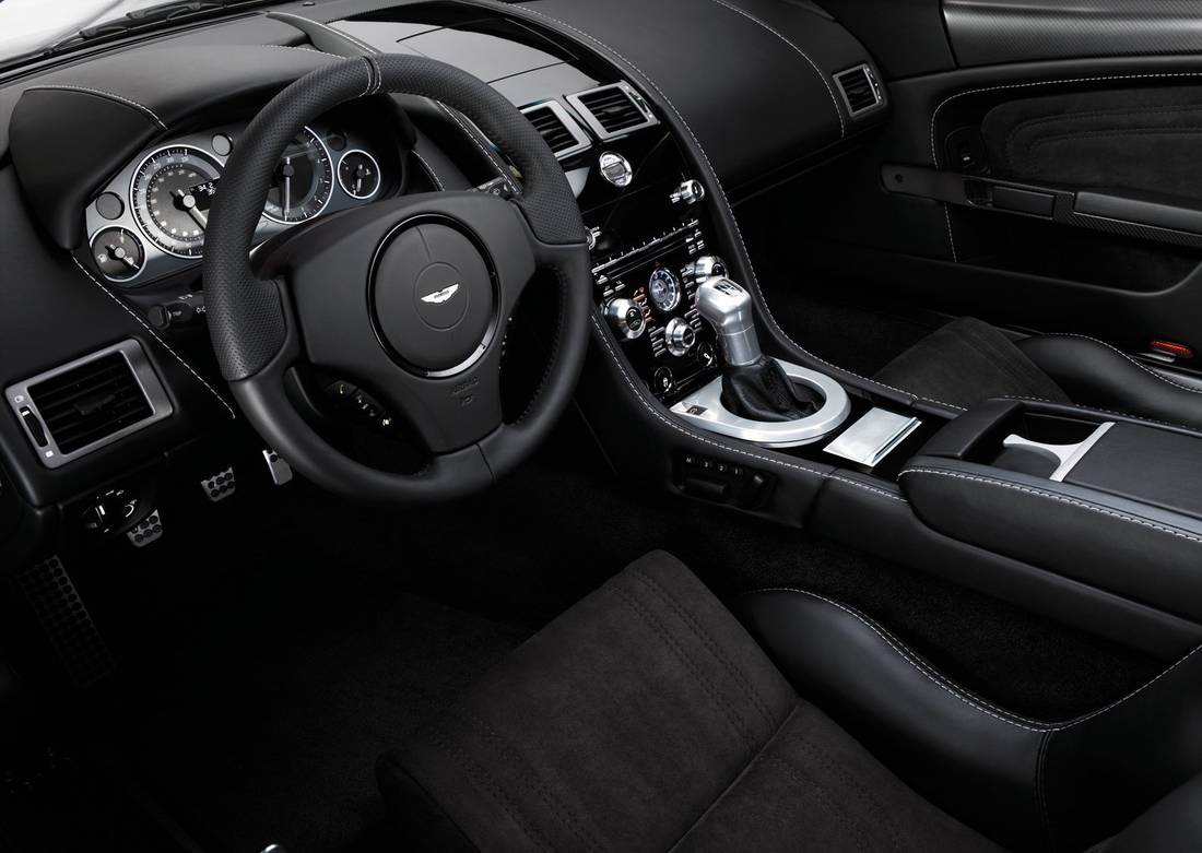 aston-martin-dbs-interieur