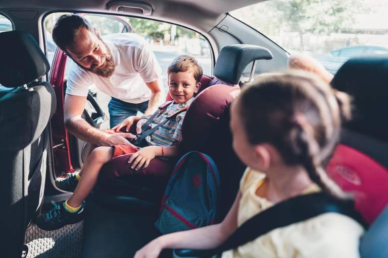 Safe seats for children in cars