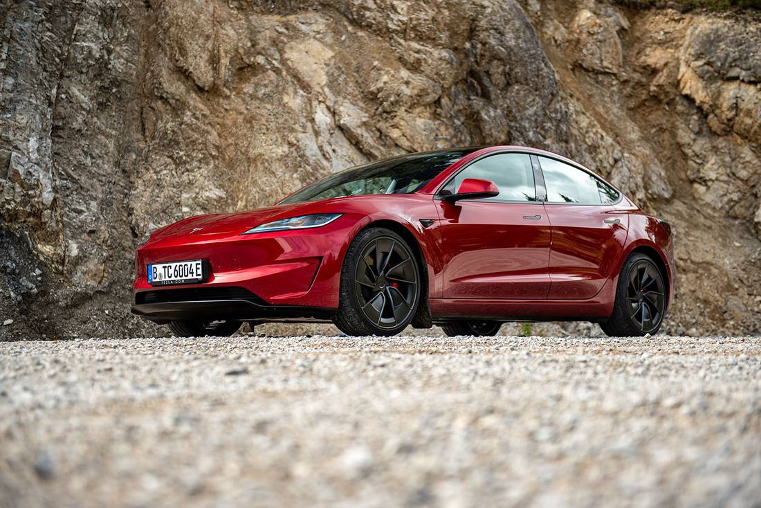 Tesla Model 3 Performance (2024): Besser als Porsche und BMW?