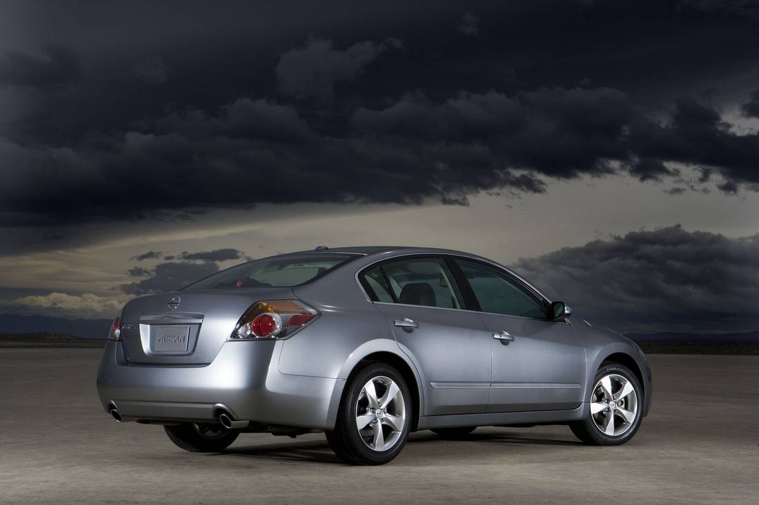 Nissan Altima Back