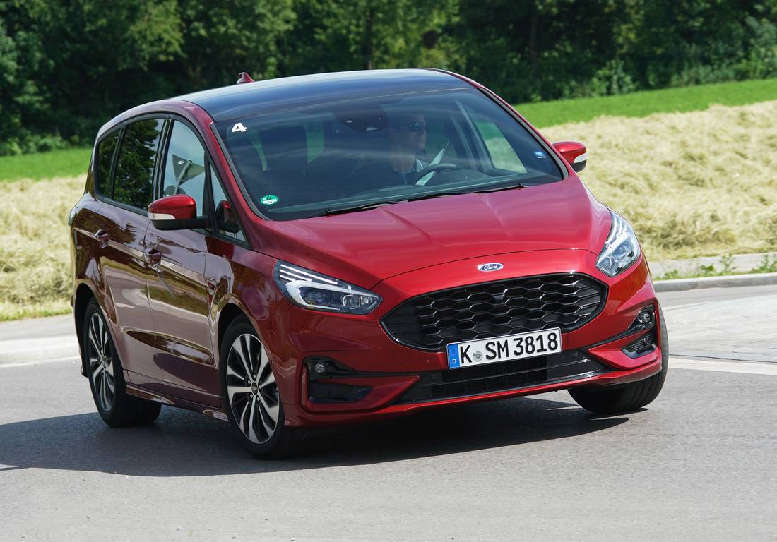 https://www.autoscout24.at/cms-content-assets/7rghusU5zyEovk4bOD9bzy-5ebbcfddc1c74897898b4893c38fff52-ford-s-max-front-1100.jpeg