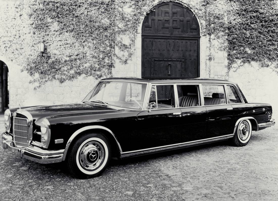 Mercedes-Benz-600 Pullman Limousine