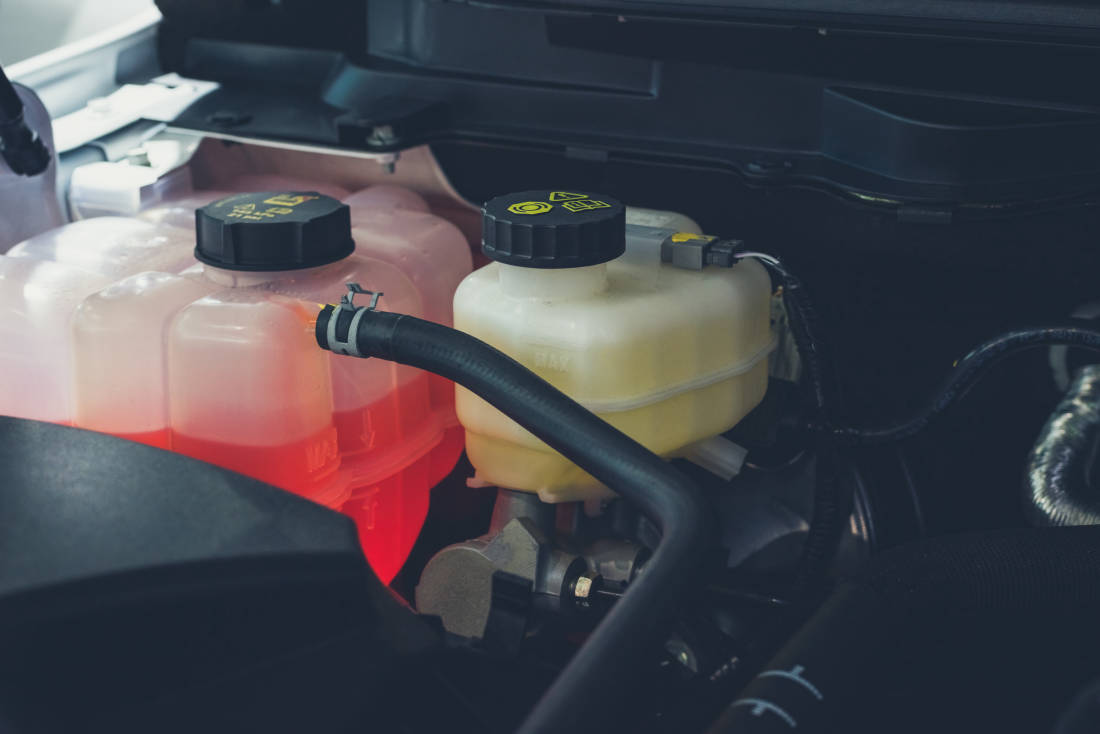 Kühlwasser beim Motor prüfen – Tipps und Infos - AutoScout24